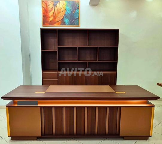 bureau directeur/fauteuil/table