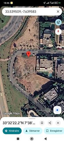 أرض منطقة فيلا في كاليفورني زاوية