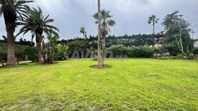 أرض للبيع لجميع الأنشطة في عين الدياب