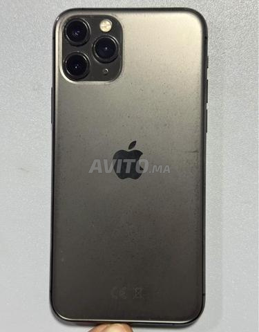 ايفون 11 برو رسمي 68 بطارية