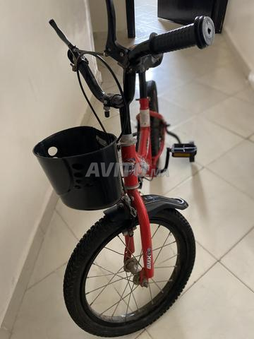 دراجة صغيرة للأطفال في حالة جيدة