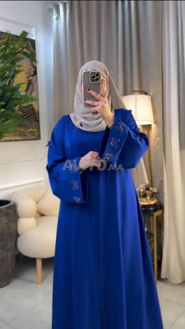 عباية بتصميم عصري ولمسات راقية تناسب ذوقك الفاخر.