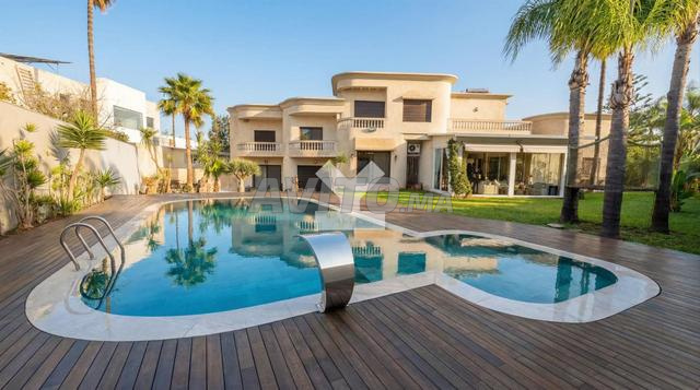 Villa meublée à louer de 1790 m² de terrain