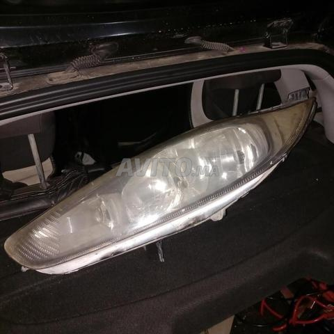 Optique avant gauche ford fiesta 2016