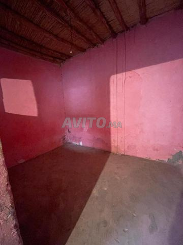 منزل للبيع في ضروف جيدة وقابلة للسكن - 2