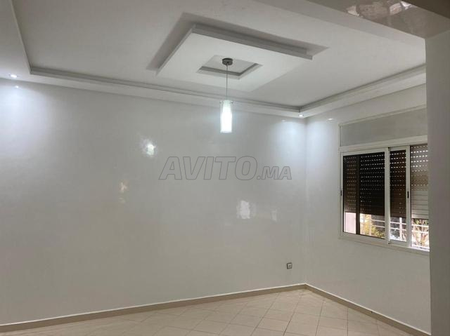 شقة جميلة مجددة بالكامل للبيع