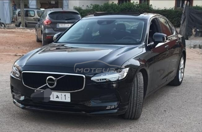 VOLVO S90 D4 Version Momentum