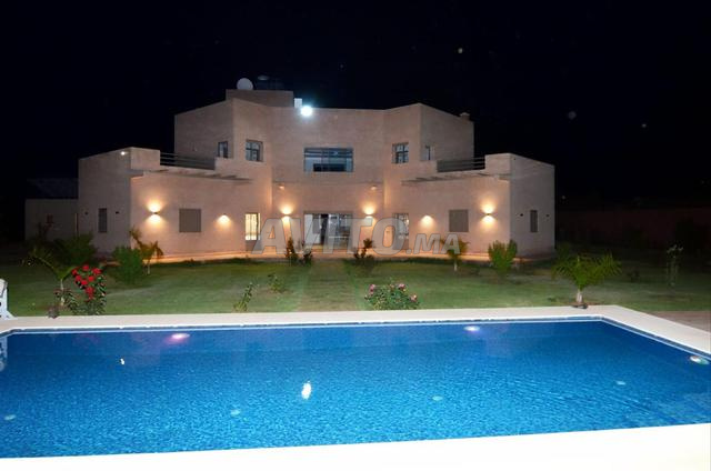 20klm مراكش طريق فاس