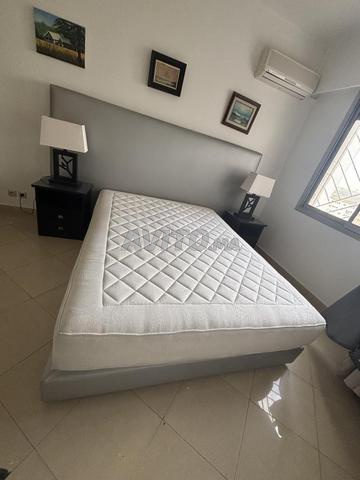 Lit chambre a coucher et sommier