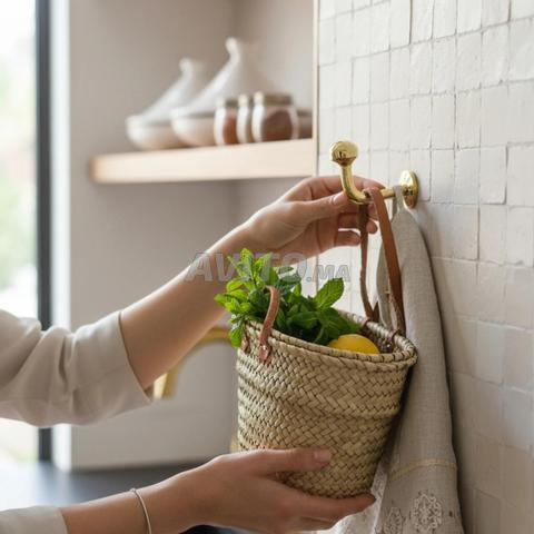 Crochet mural en cuivre doré – Artisanat