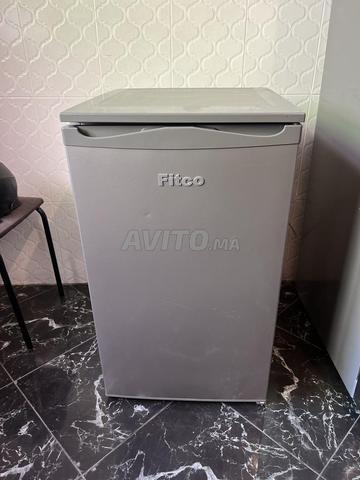 ثلاجة صغيرة