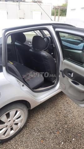 Voiture Symbole toutes options à vendre