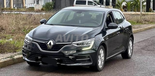 Vente d'une voiture de type Mégane 4, contactez via WhatsApp - 2