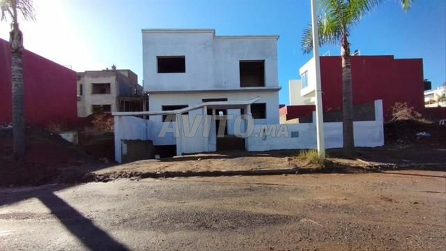 Villa semi-finie à vendre