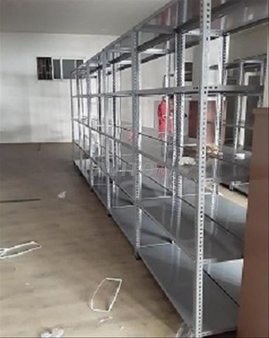 أرفف معدنية خفيفة الوزن بأسعار تنافسية