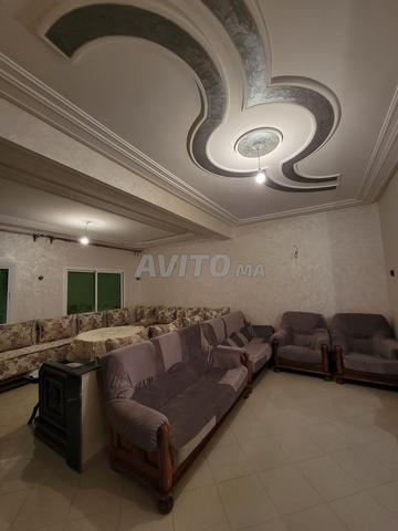 Appartement 3 chambres, 2 salons, 2 salles de bain, au deuxième étage