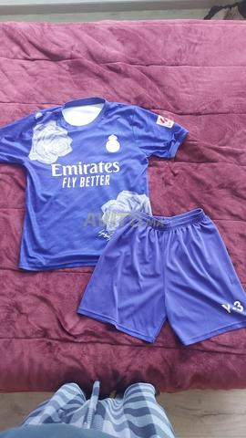 Kit real madrid Y-3 maillot & short taille 18 ans