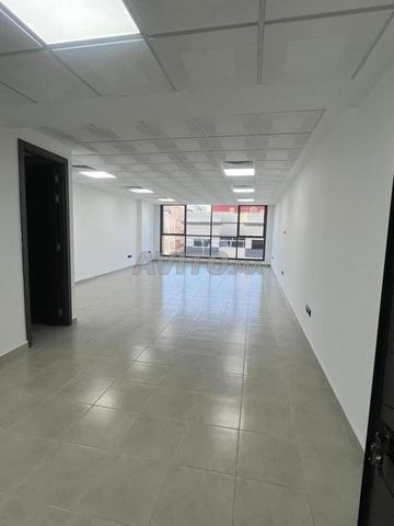 Luxueux plateau bureau 1min Hôpital Cheikh Khalifa