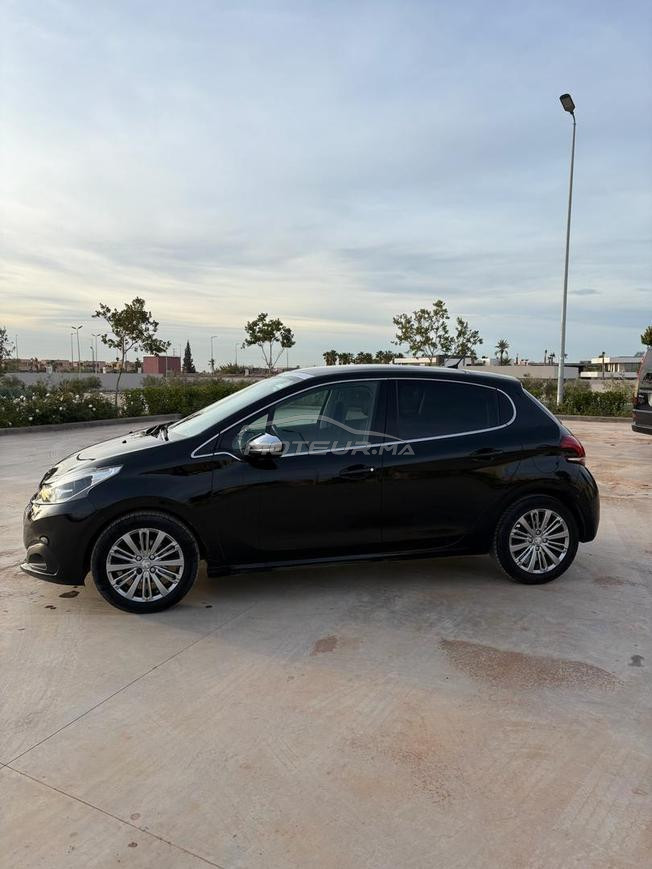Peugeot 208 pack Allure toute option 