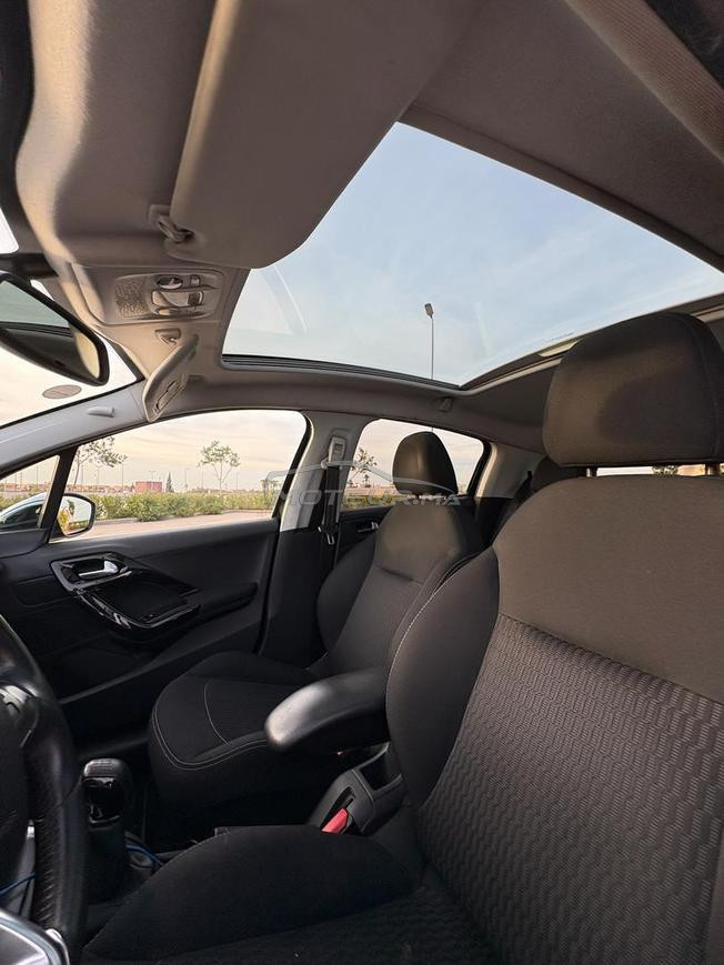 Peugeot 208 pack Allure toute option 