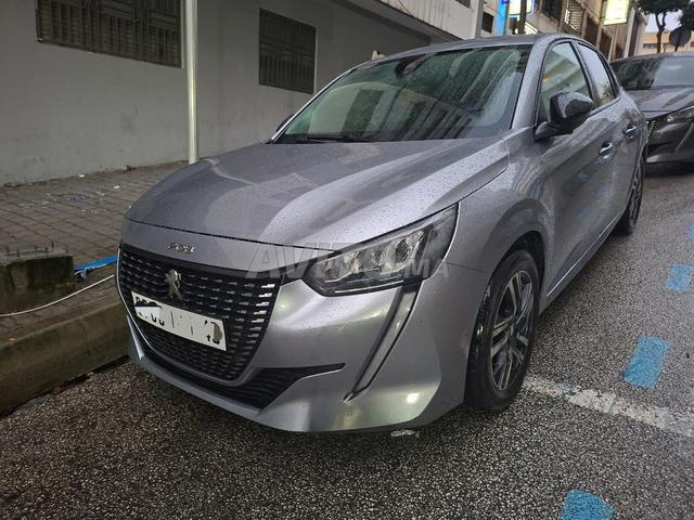 Peugeot 208 Diesel Manuelle 2023 à Tanger