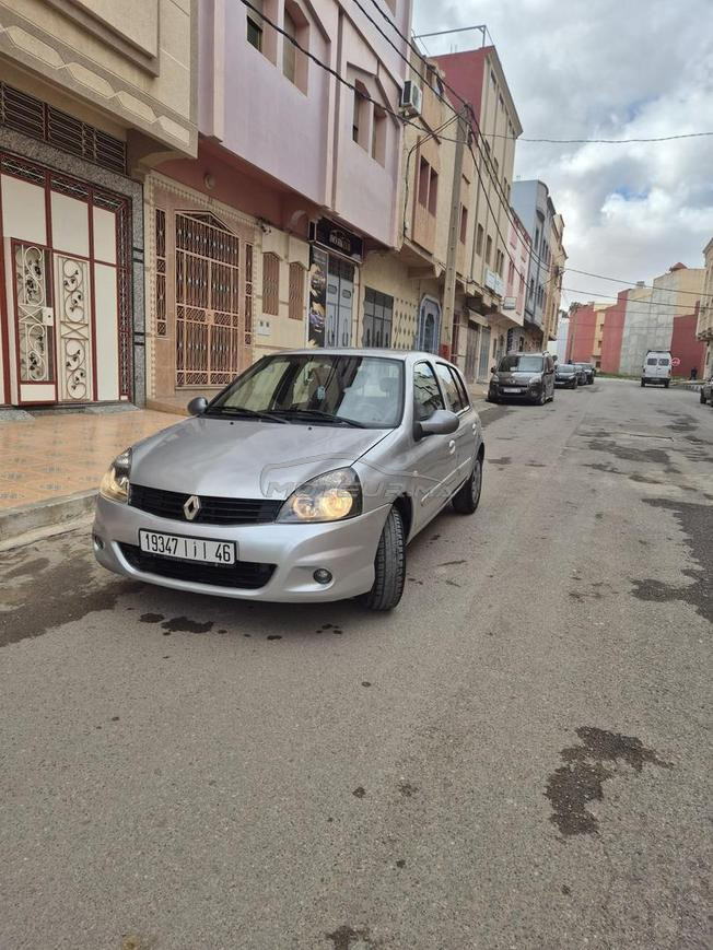 Renault Clio Essence Manuelle 2013 à Nador