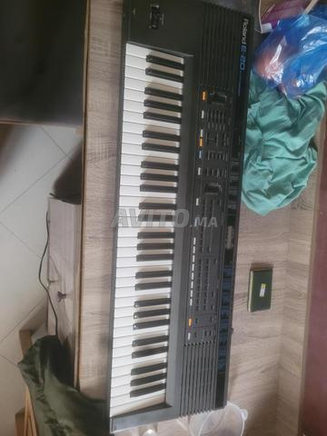 Piano synthétiseur Roland 20
