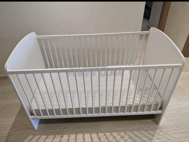 Lit à barreaux Kitea blanc convertible en cododo avec matelas - 2