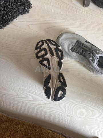 حذاء رياضي Hoka مقاس 44 2/3