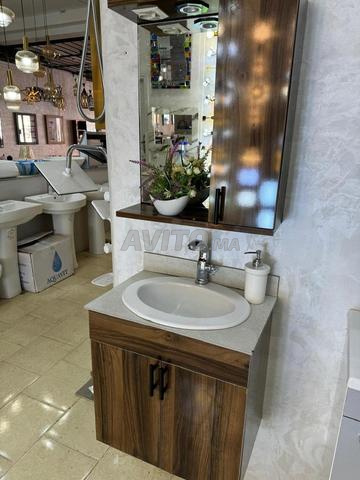 Vasque avec meuble en bois élégant, pratique et moderne