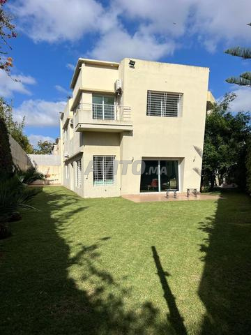 Villa 629 m² avec jardin – Sidi Maârouf