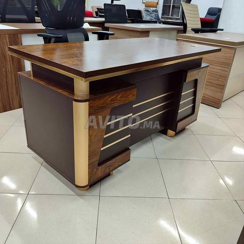 Derniers bureaux importés à des prix compétitifs