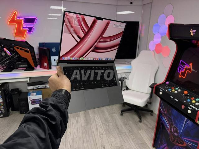 Macbook Pro 14 M2 Max 30Cores 32GB Ram 1TB