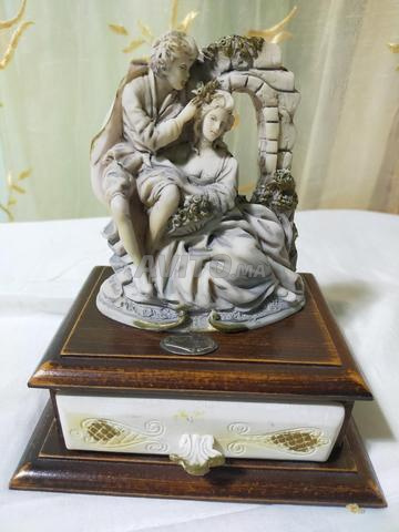 Chef-d'œuvre européen signé R. Vecchia avec boîte de luxe ✨