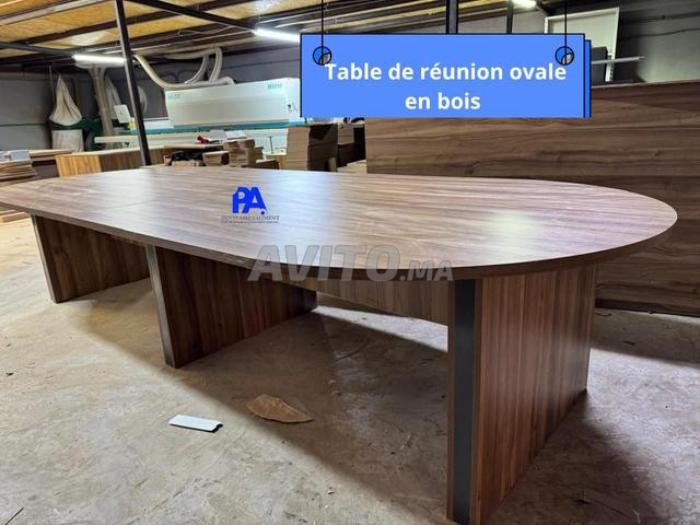 Table de réunion/bureau/banquette/vestiaire/lit