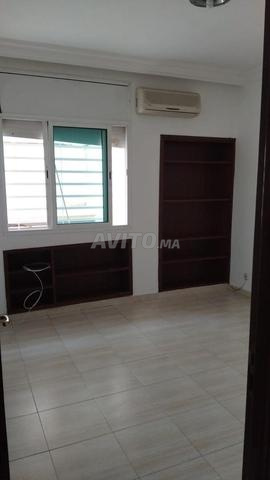 Appartement à louer avec cour - image 4