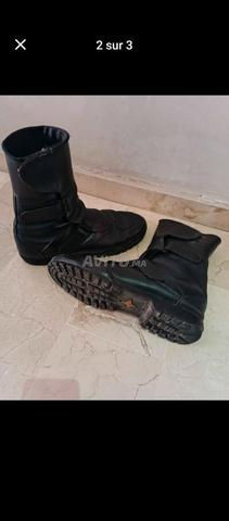 Bottes 47 vrai cuir très bon état