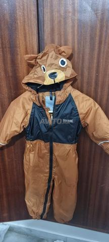 ملابس ضد الماء للأطفال