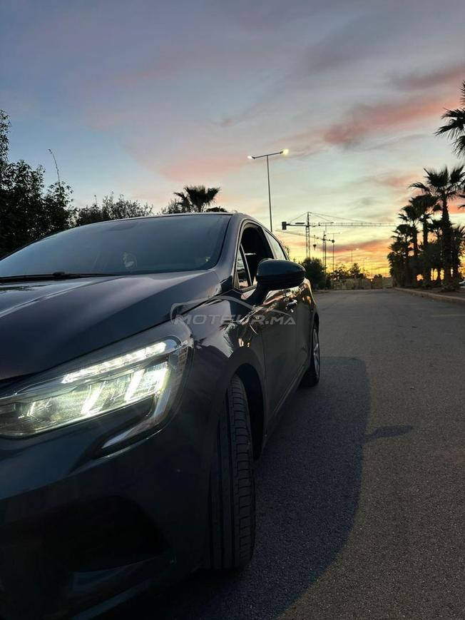 Renault Clio Essence Automatique 2022 à Marrakech