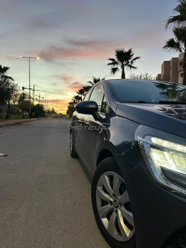 Renault Clio Essence Automatique 2022 à Marrakech