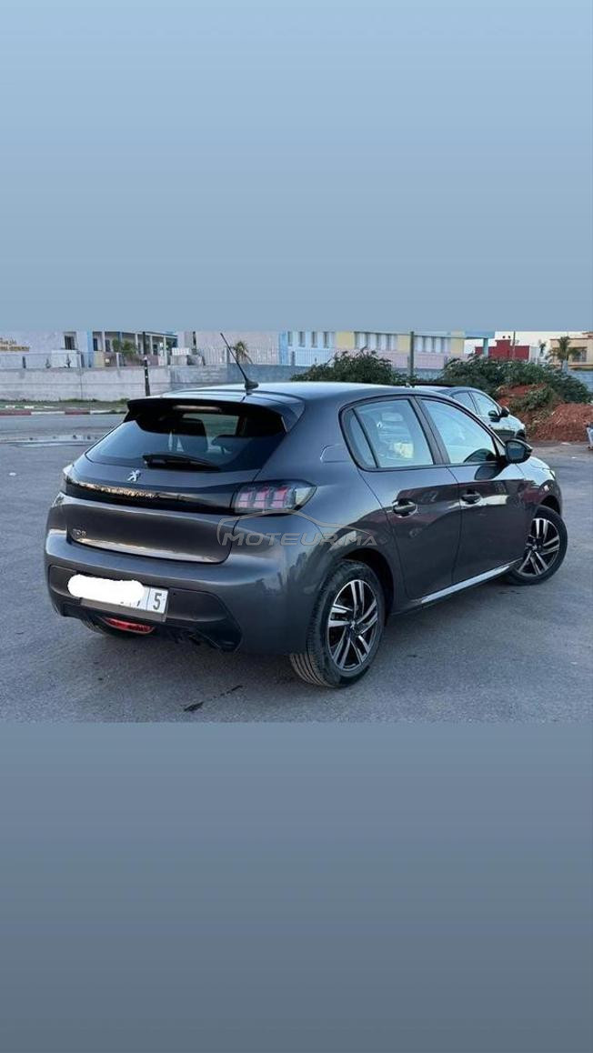 Peugeot 208 Diesel Manuelle 2024 à Salé