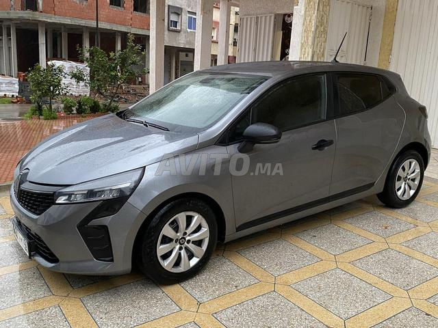 Renault Clio Diesel Manuelle 2024 à Kénitra