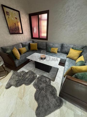 طاولة أنيقة من السيراميك الإيطالي - 2