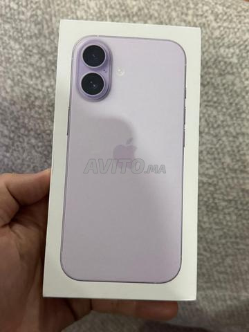 C'est un iPhone 17 normal, pas un 16 normal