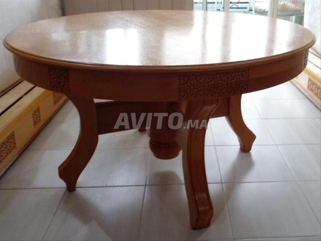 Table ronde en bois massif style marocain sculpté