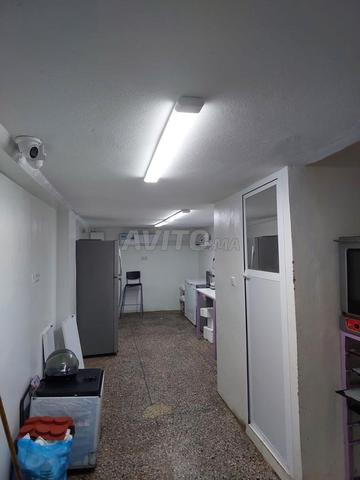 UN LOCAL COMMERCIAL EN LOCATION