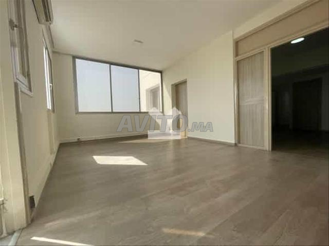 155673-Bureau à louer à 15000DH à Gauthier