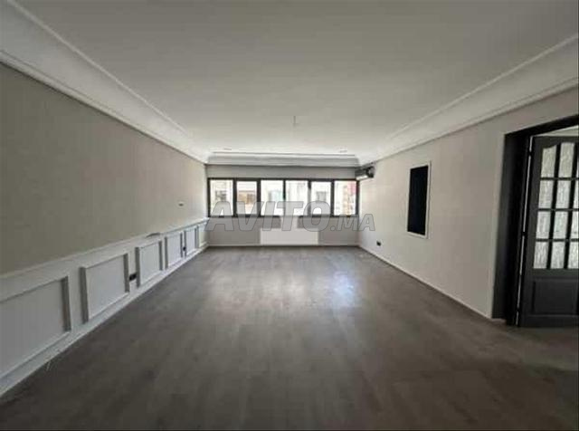 127461-شقة للإيجار بـ 9000 درهم في Belvedere (سيدي بليوط)