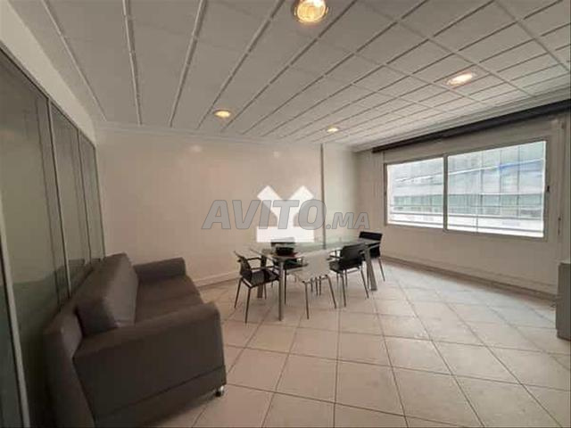 125049-Bureau à louer à 15000DH à Triangle D'Or