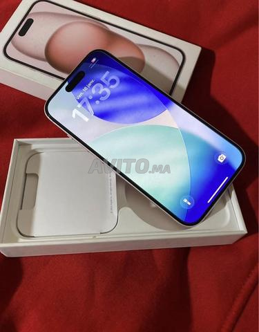 Iphone 15 très bon état - 2